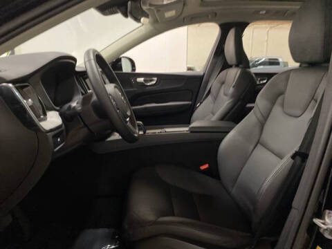 2025 Volvo XC60 B5 Plus Dark Theme