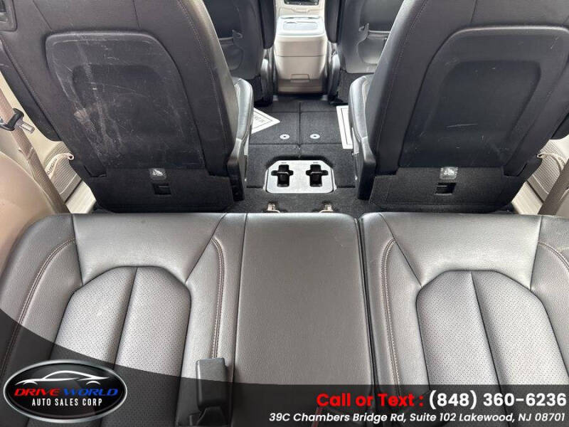 2017 Chrysler Pacifica Touring-L Plus