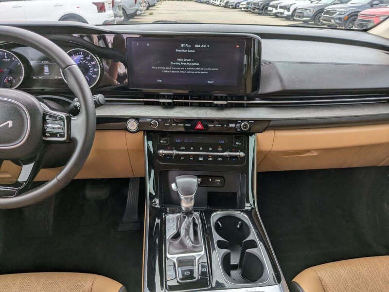 2024 Kia Carnival EX