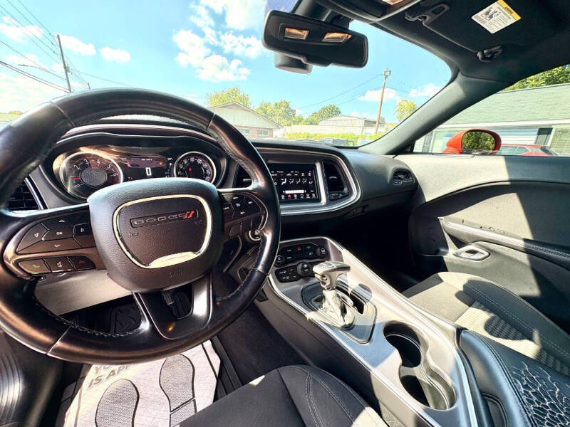 2019 Dodge Challenger SXT
