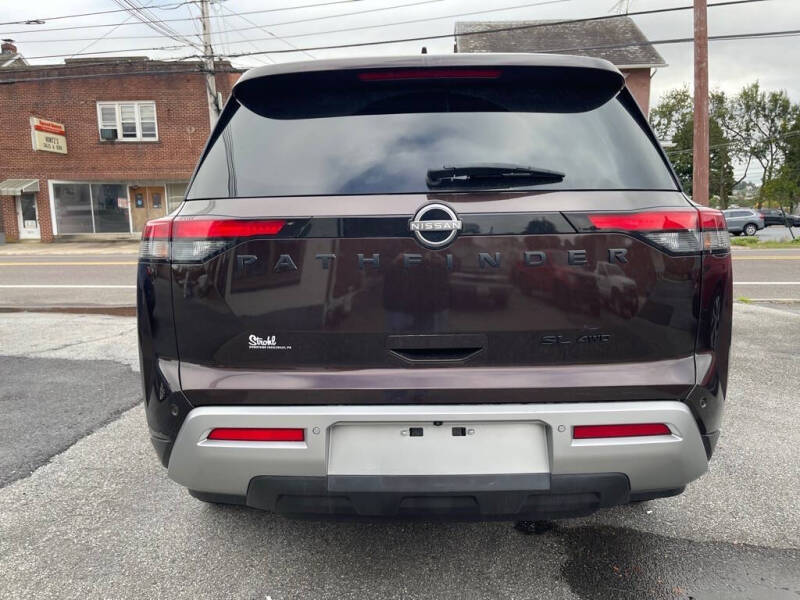 2022 Nissan Pathfinder SL