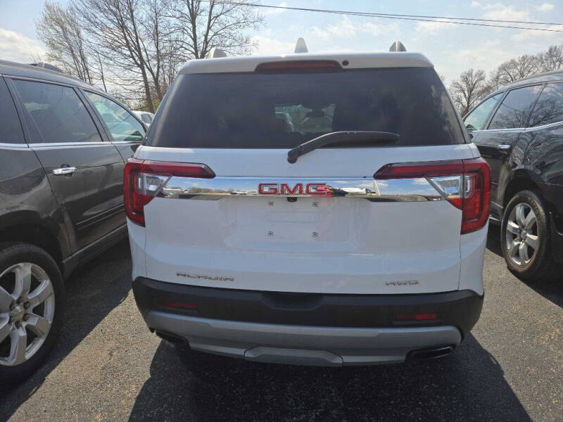 2023 GMC Acadia SLT