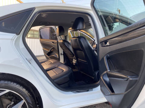 2020 Volkswagen Passat R-Line