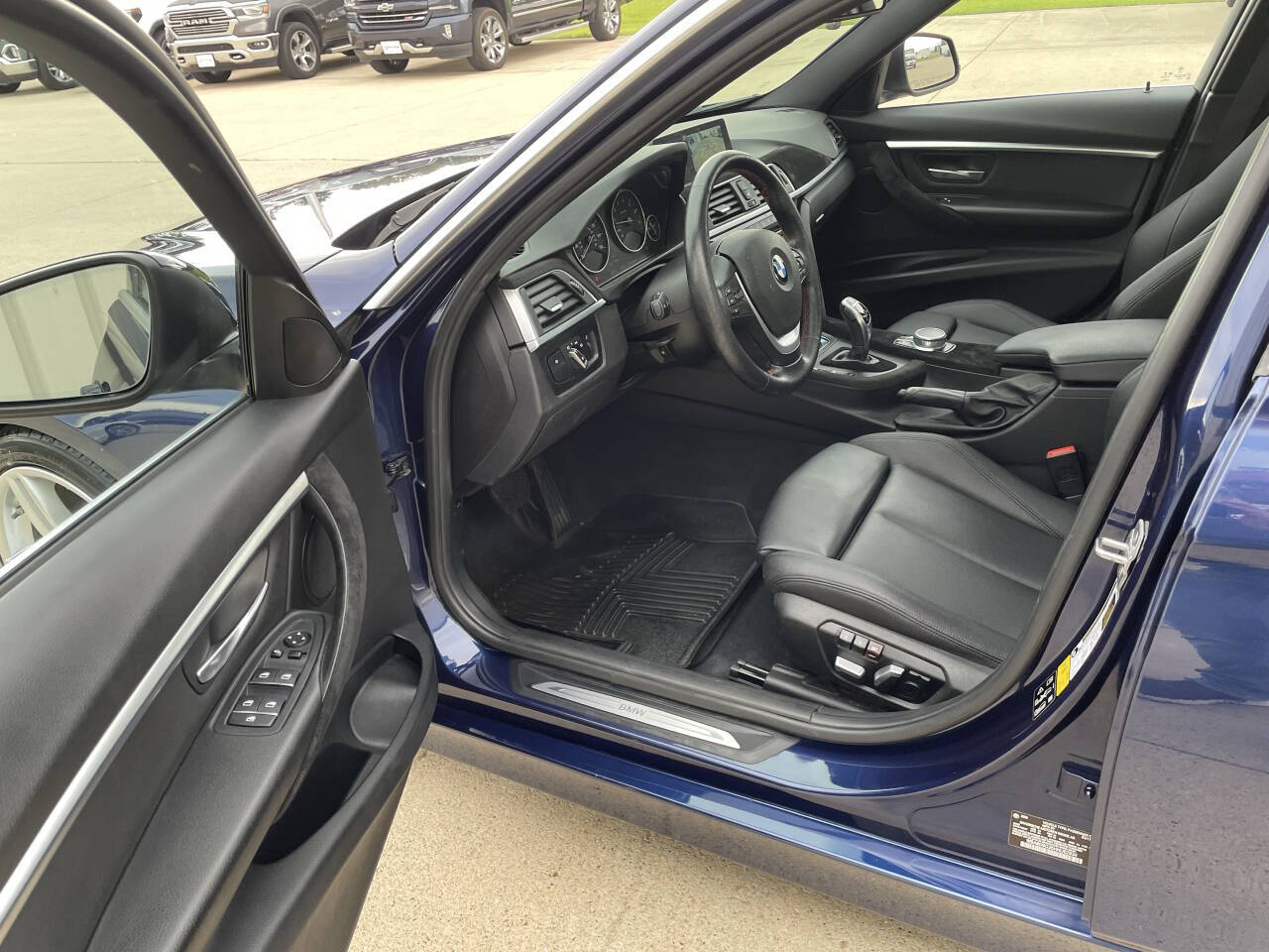 2017 Bmw 330i 330i xDrive photo 5
