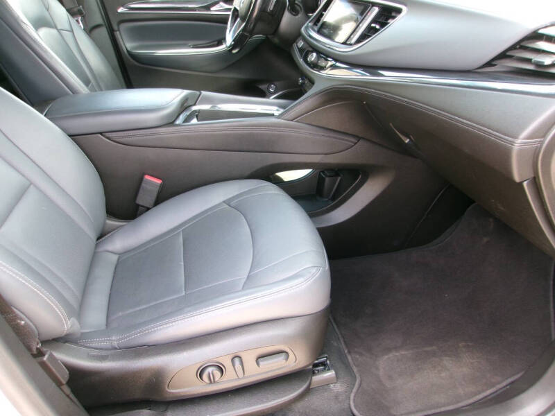 2022 Buick Enclave Essence