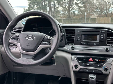2017 Hyundai Elantra SE