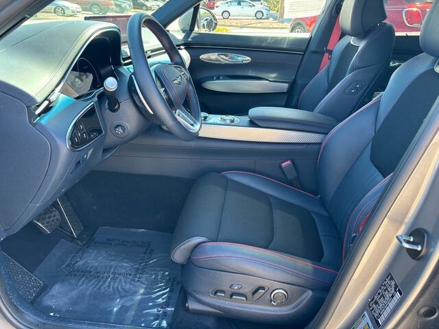 2023 Genesis GV70 7