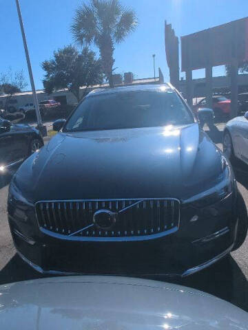 2023 Volvo XC60 B5 Plus Bright Theme