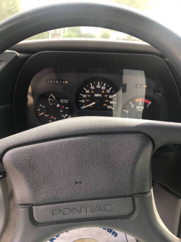 1993 Pontiac Sunbird SE