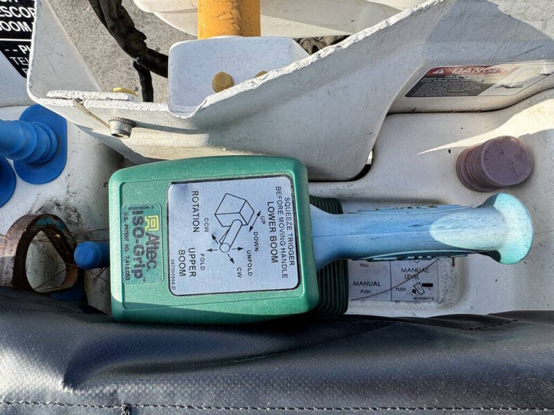 2017 Freightliner M2 106