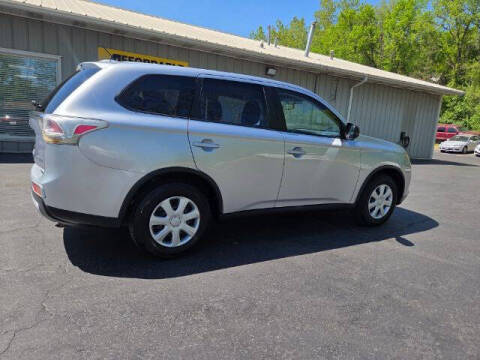 2015 Mitsubishi Outlander ES