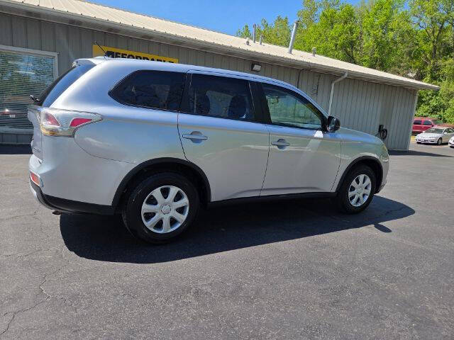 2015 Mitsubishi Outlander ES