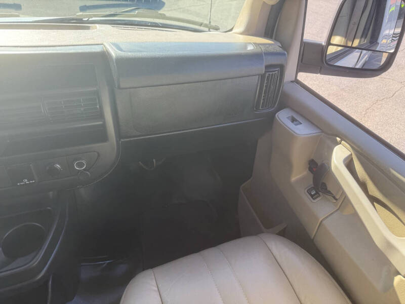 2017 Chevrolet Express 2500