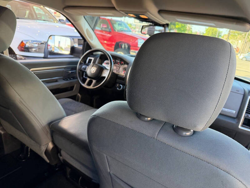 2016 RAM 1500 SLT