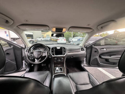 2018 Chrysler 300 Limited