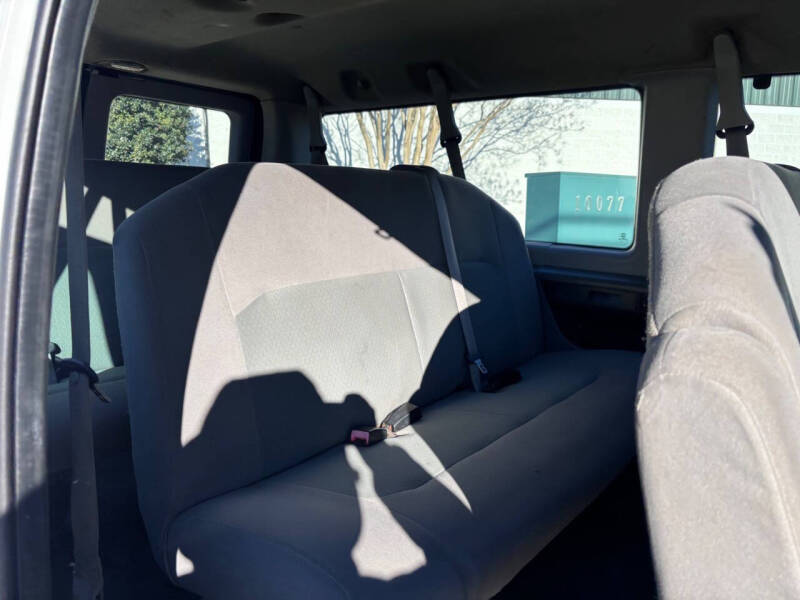 2012 Ford E-Series E-350 SD XLT