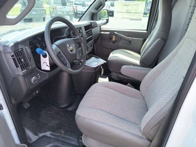 2025 Chevrolet Express 3500