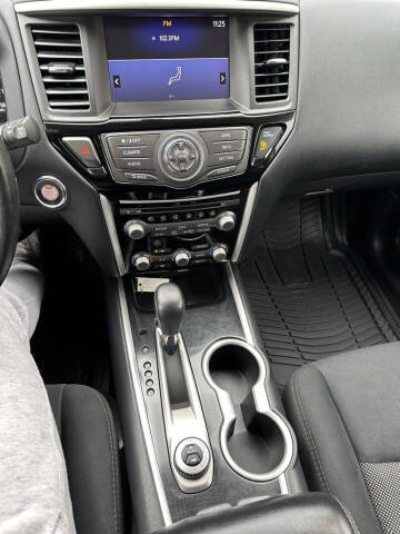 2018 Nissan Pathfinder S