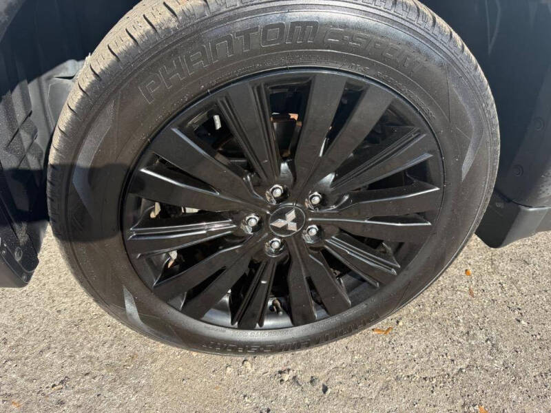 2020 Mitsubishi Outlander LE