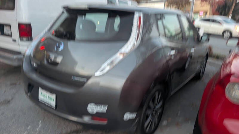 2016 Nissan LEAF SV