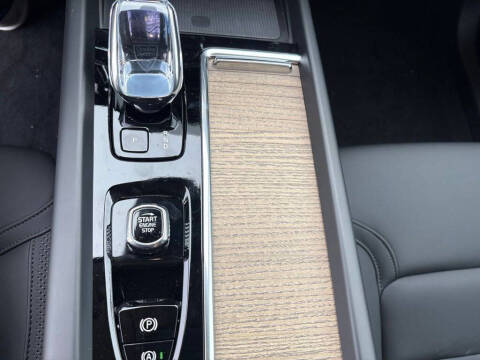 2026 Volvo XC60 B5 Core