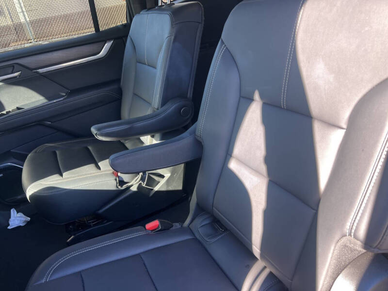 2024 GMC Acadia Elevation