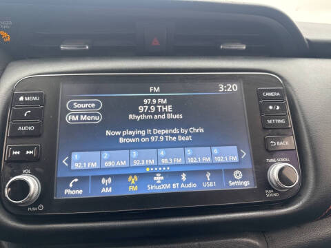 2023 Nissan Kicks SR