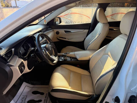 2019 Infiniti QX50 Essential