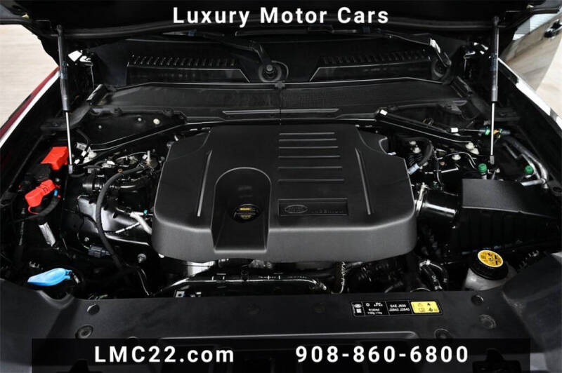 2023 Land Rover Defender 130 X-Dynamic SE