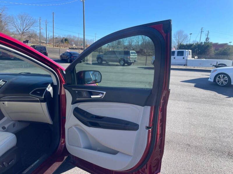 2019 Ford Edge Titanium