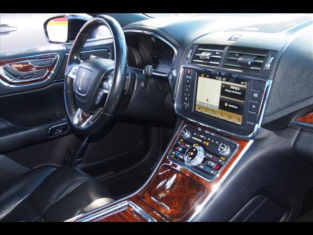 2019 Lincoln Continental Select