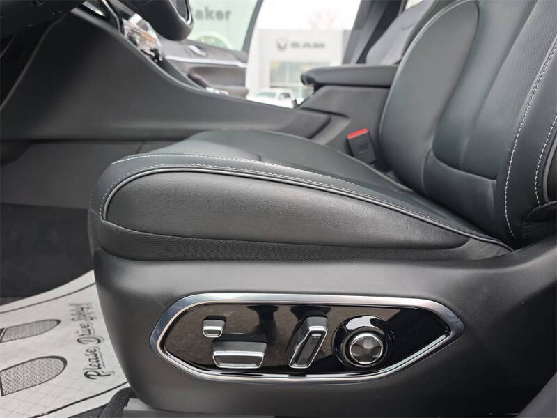 2025 Jeep Grand Cherokee L Overland