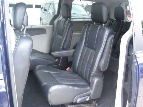 2013 Chrysler Town and Country Touring-L