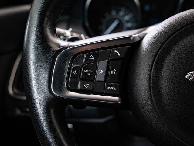 2019 Jaguar E-PACE P300 R-Dynamic SE