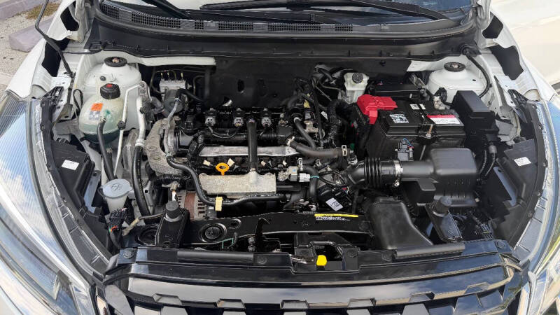 2021 Nissan Kicks SR