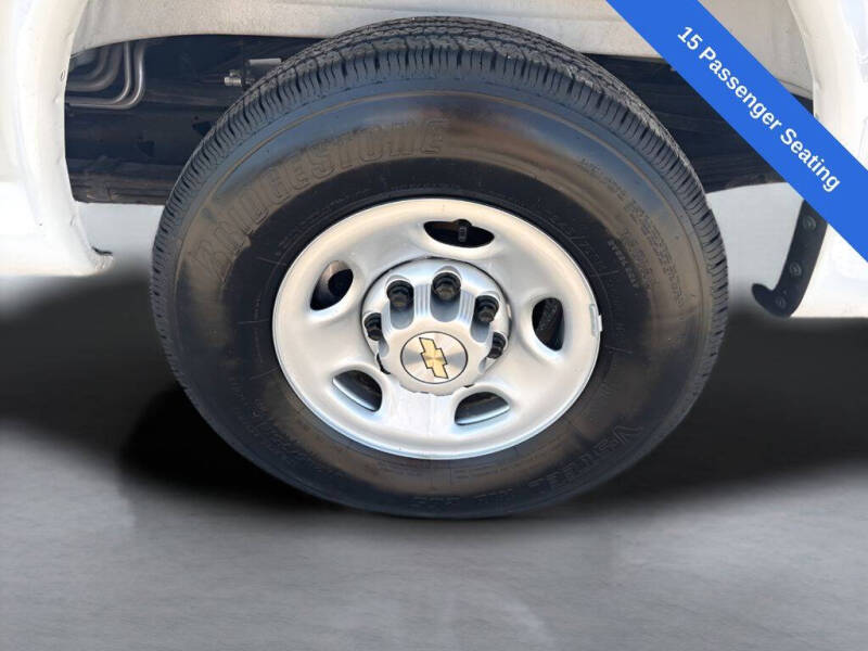 2025 Chevrolet Express LS 3500