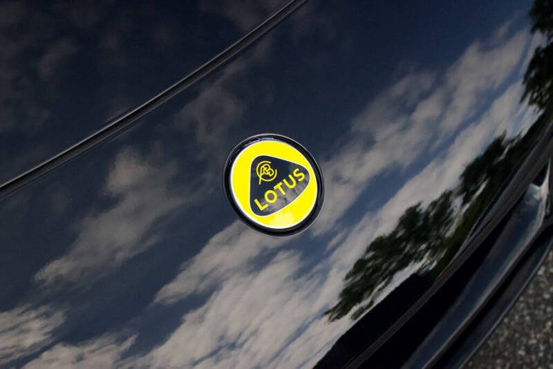 2025 Lotus Emira V6 Base