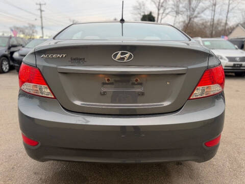 2012 Hyundai Accent GLS