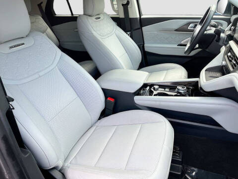 2025 Ford Explorer Platinum
