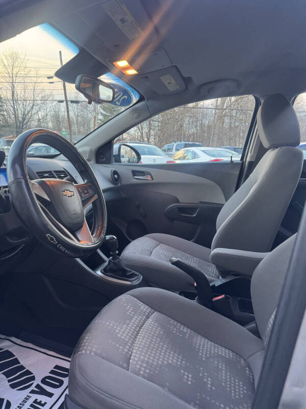 2013 Chevrolet Sonic LS Manual