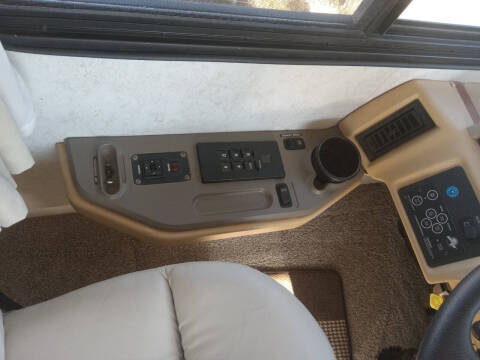 2002 Freightliner XC Chassis