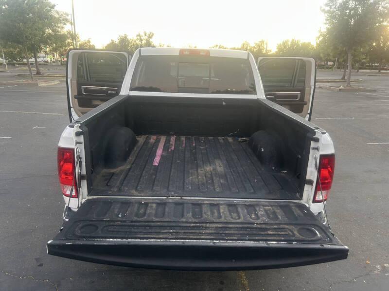 2014 RAM 1500 SLT