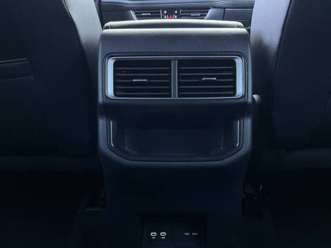 2025 Volkswagen Atlas Cross Sport SE 4Motion