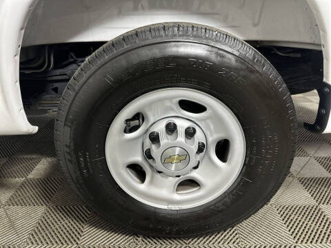 2025 Chevrolet Express LS 3500