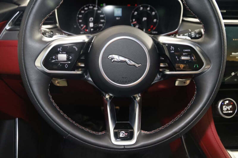 2024 Jaguar F-PACE SVR