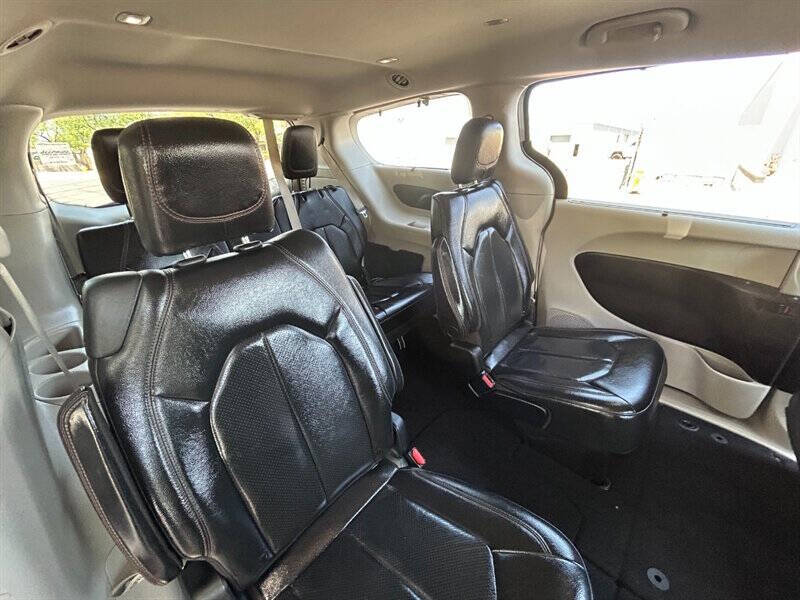 2020 Chrysler Pacifica Touring L