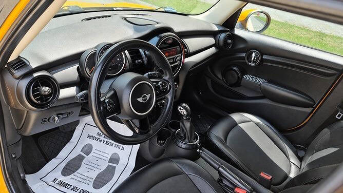 2016 MINI Hardtop 4 Door Cooper
