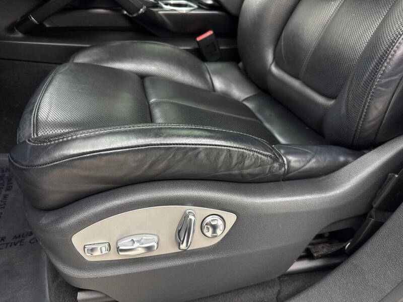 2018 Porsche Cayenne Platinum Edition