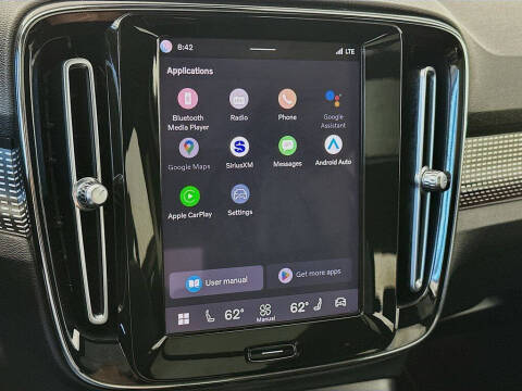 2023 Volvo XC40 B5 Plus Dark Theme