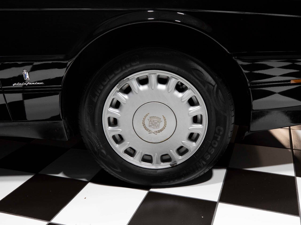 1992 Cadillac Allante 28